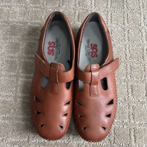 SAS ROAMER T-strap Leather Flats Womens 9.5 W Chestnut Brown Tan Comfort Walking